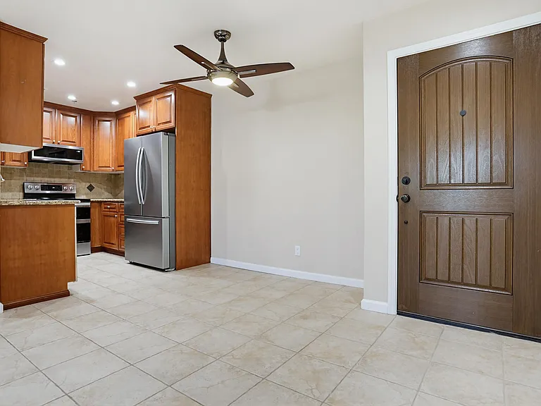 Shasta Terrace Apartments — Photo 7