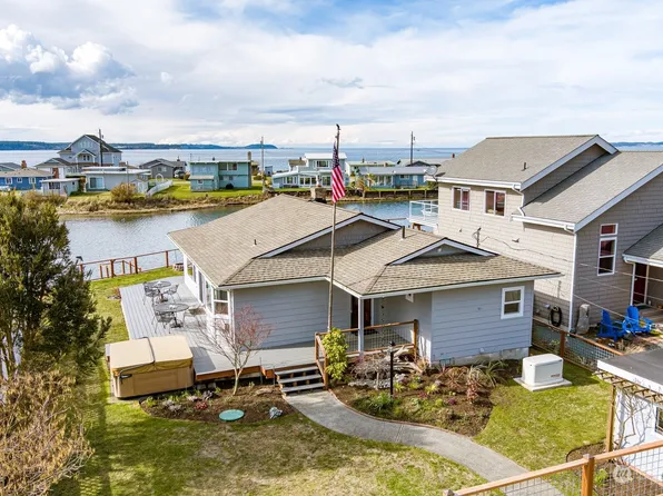 3574 Shell Street, Greenbank, WA 98253