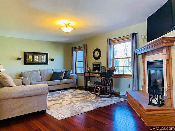 2nd image of 1103 East E St
