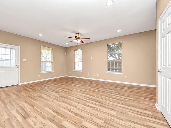 3rd image of 17046 Wilthorne Gardens Ct