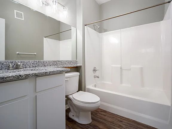 5th image of 2200-2200 Classen Blvd #4