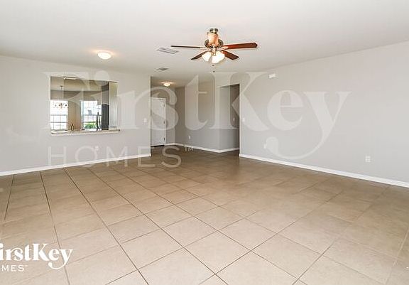 5th image of 426 NW 10th Ter