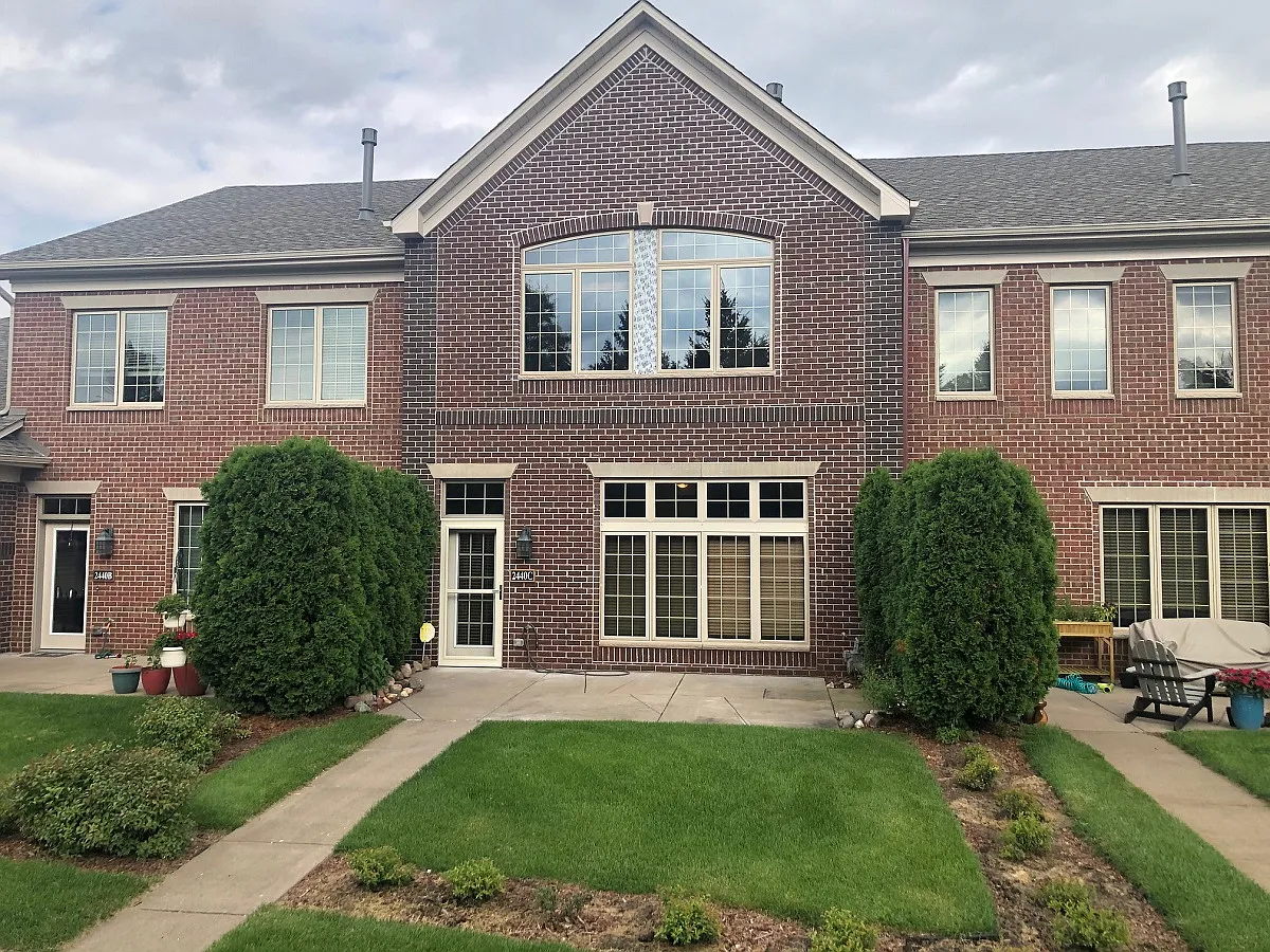 2 bed, 1.5 bath, 1730 sqft, $2,295 — Photo 1