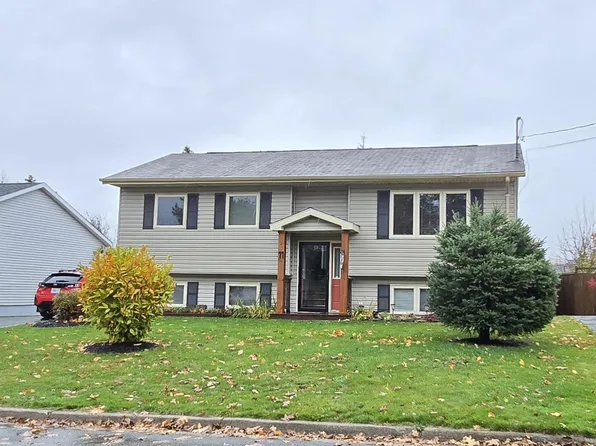 11 Centennial Dr, Antigonish, NS B2G 2V6