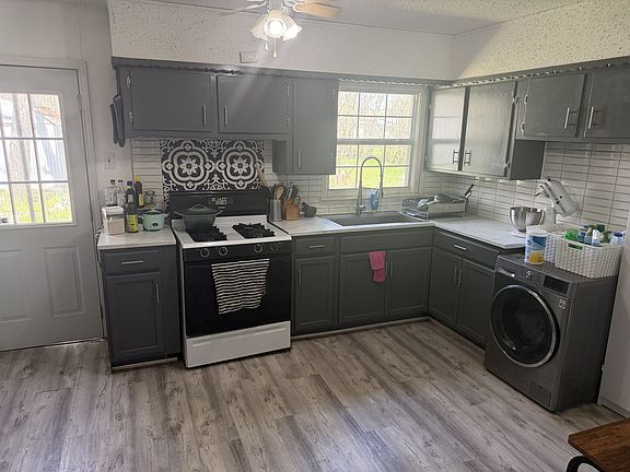 4th image of 611 Bluebonnet Dr