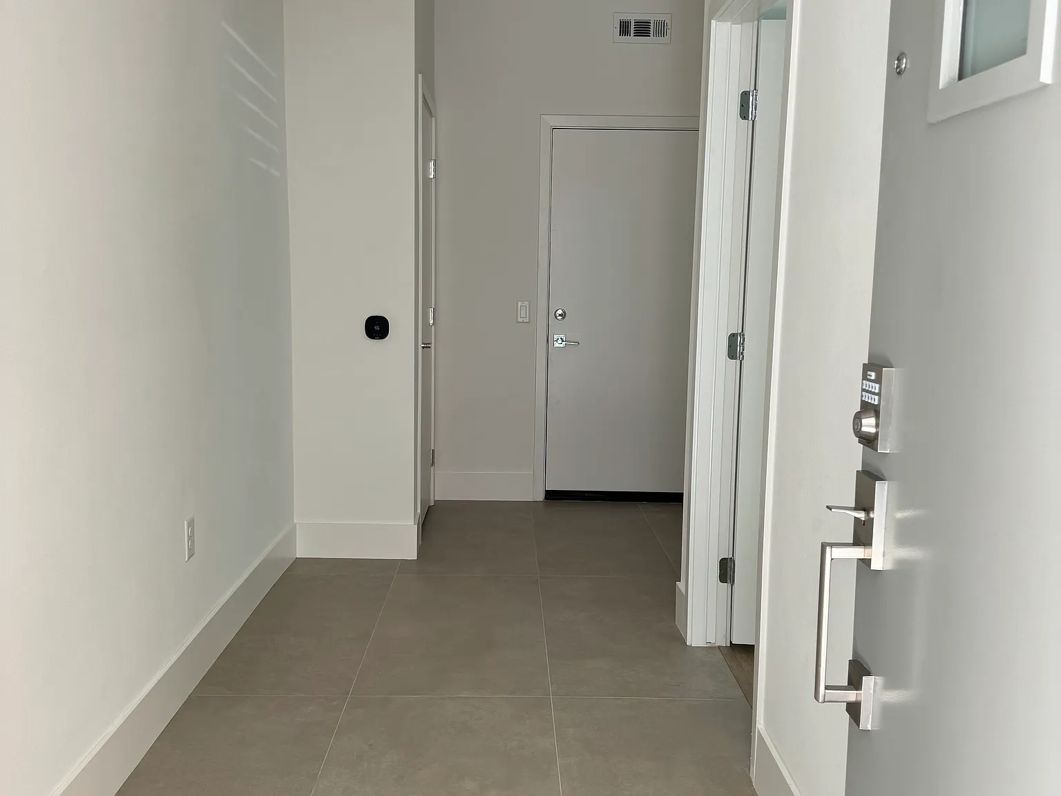 1303 W Bushell St — Photo 3