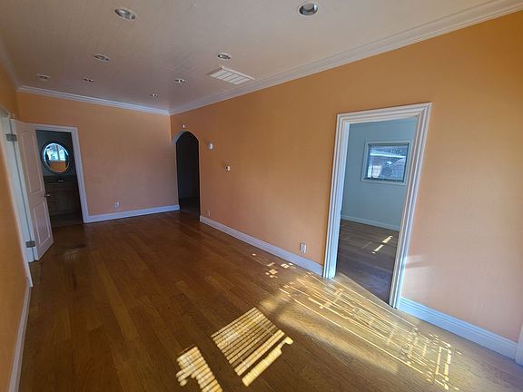 3rd image of 1117 Elmhurst Ave
