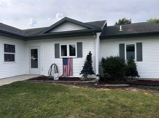 1959 Navajo Dr, Freeport, IL 61032