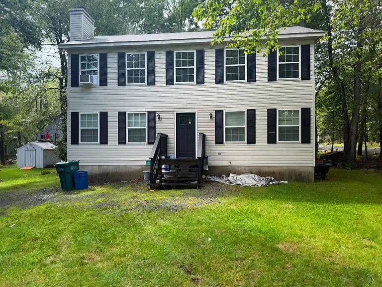 8866 Chipmunk Ln — Photo 3