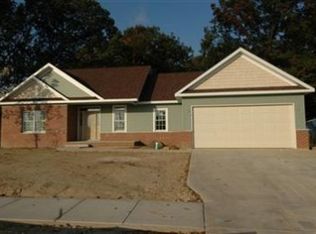 2 N Woodruft Dr, Valparaiso, IN 46385