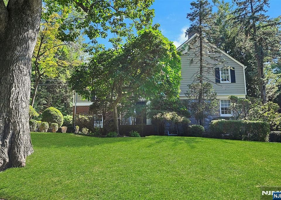 1st image of 626 Sunderland Road