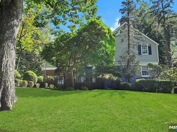 626 Sunderland Road, Teaneck, NJ 07666