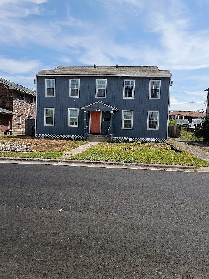 905 Louisiana Ave — Photo 1