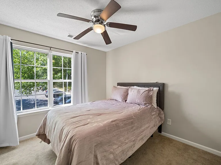 442 Peyton Ct — Photo 23