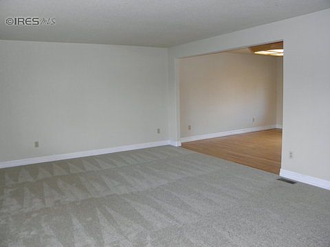 5th image of 485 Greenwood Ln