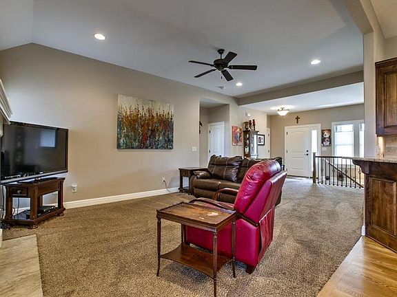 5th image of 1304 NW Basswood Ct