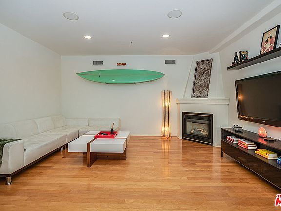 2nd image of 851 N San Vicente Blvd APT 132