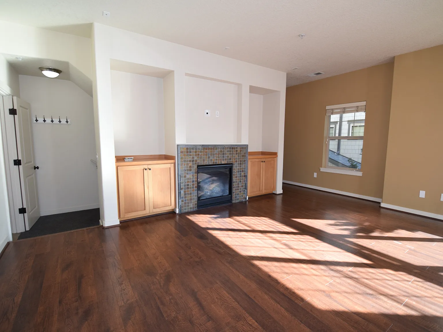 632 NE Roydon Lane - 1 — Photo 4