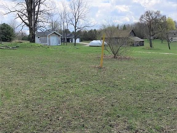 4th image of 2892 W Long Lake Rd