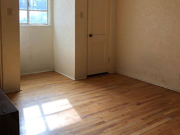 5th image of 1814 Gold Ave SE