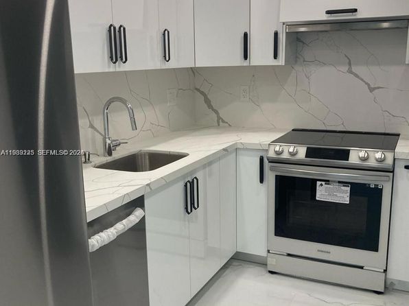 290 174th St APT 1206