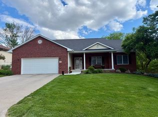 113 Sleepy Hollow Dr, Shenandoah, IA 51601