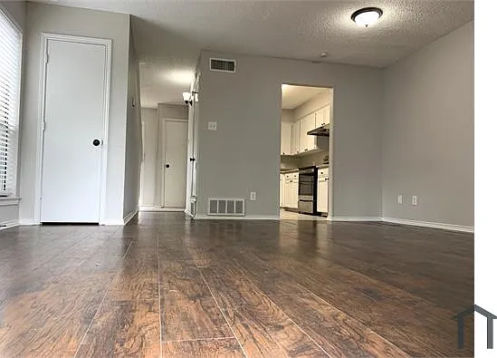 6864 S Creek Dr — Photo 4