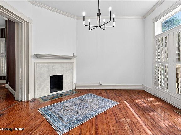4th image of 227 E Ormsby Ave