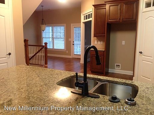 3rd image of 2889 Boone Dr