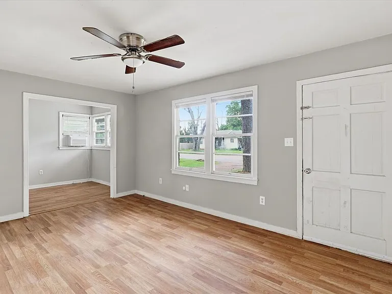 311 Pearl Dr — Photo 12