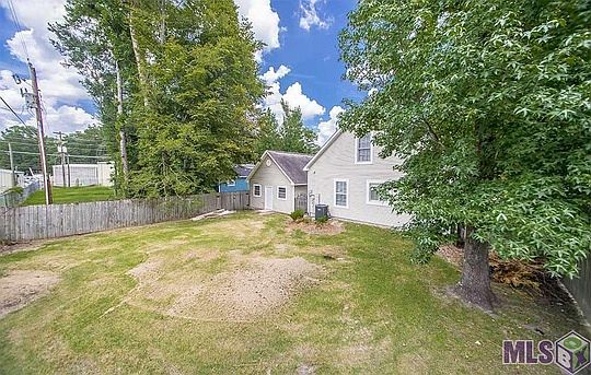 3rd image of 30771 Arlington Ave