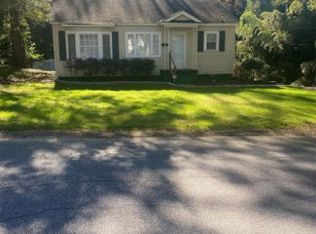 347 Creswell Ave W, Greenwood, SC 29646