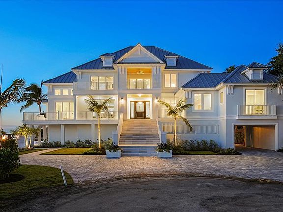 3rd image of 1001 Tocobaga Ln