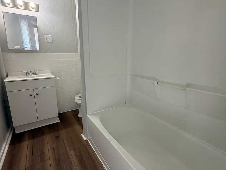 37 Arthur St — Photo 11