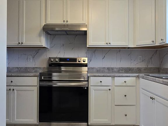 2nd image of 6340 Providence Cir APT 202