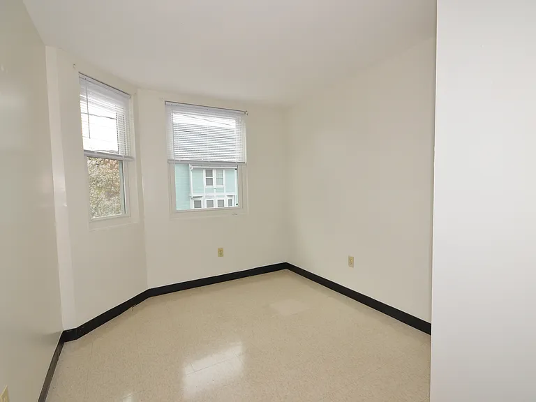 74 Union St #22 — Photo 8