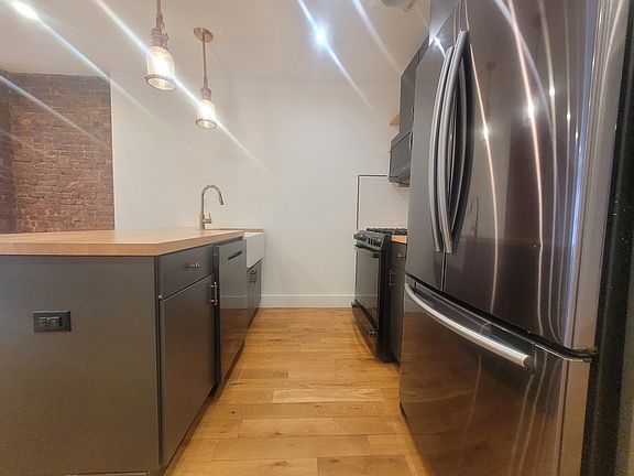 5th image of 41 Vanderbilt Ave #4