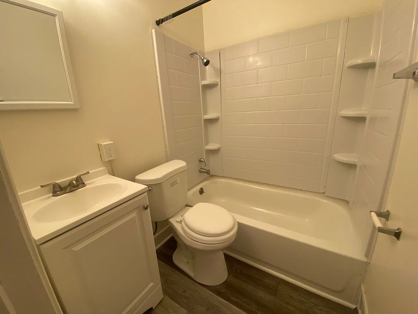 Viking Properties, LLC Duplex — Photo 4
