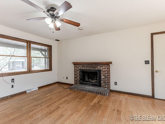3rd image of 540 Auburn Trl SE