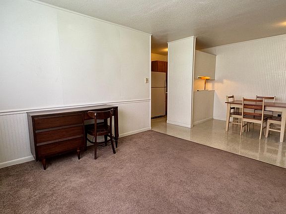 2nd image of 1007 E Park St #18