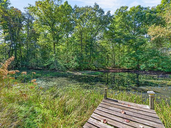 3rd image of 154 Old Kentucky Stock Rd