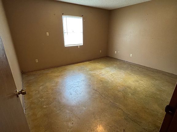 4th image of 204 Vieux Orleans Cir APT A
