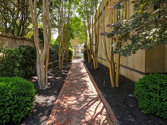 2nd image of 3616 Cassina Cir