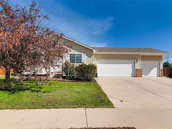 2nd image of 3212 Stirrup Ln