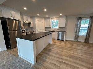 2nd image of 7 Pageant Ln