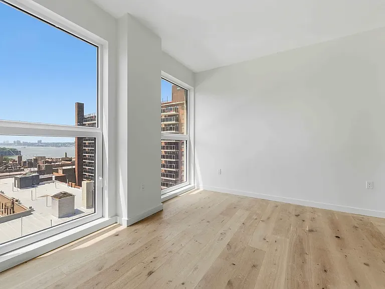 636 W 158th St #PHB — Photo 9