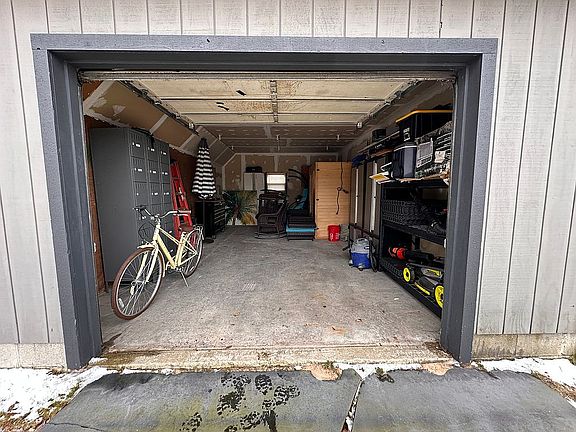 5th image of 1202 Howard St