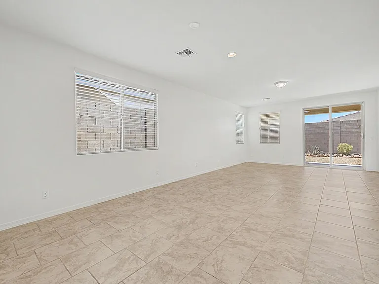 17239 W Desert Sage Dr — Photo 8