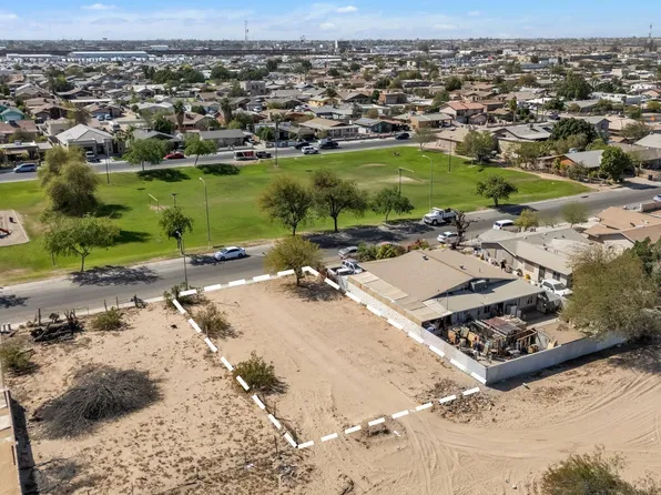 1022 E Kennedy Ln, San Luis, AZ 85336