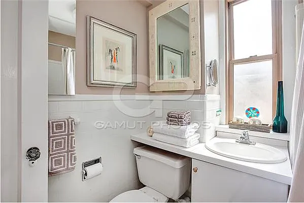 Sold by R New York | media 15
